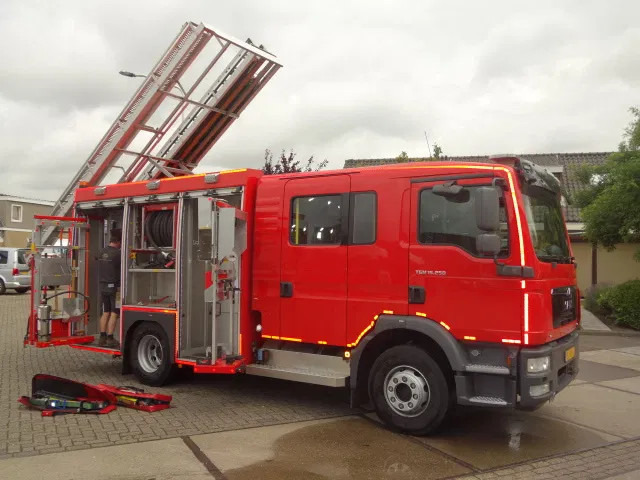 MAN TGM 15.250 FIRE TRUCK,2000 LITER TANK, FOAM TANK, AIRCO - Противпожарен камион: слика 1 MAN TGM 15.250 FIRE TRUCK,2000 LITER TANK, FOAM TANK, AIRCO - Противпожарен камион: слика 1