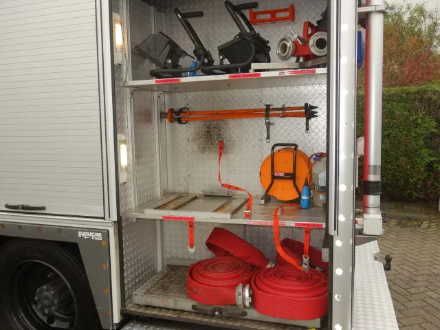 Mercedes-Benz 1325 godiva pump bomberos - Противпожарен камион: слика 3 Mercedes-Benz 1325 godiva pump bomberos - Противпожарен камион: слика 3