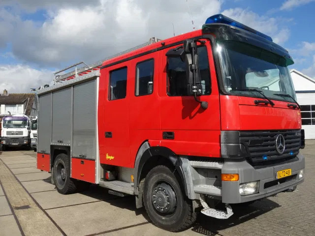 Mercedes-Benz Actros 1831 4X4 ZIEGLER BOMBEROS POMP,2500 L TANK - Противпожарен камион: слика 2 Mercedes-Benz Actros 1831 4X4 ZIEGLER BOMBEROS POMP,2500 L TANK - Противпожарен камион: слика 2