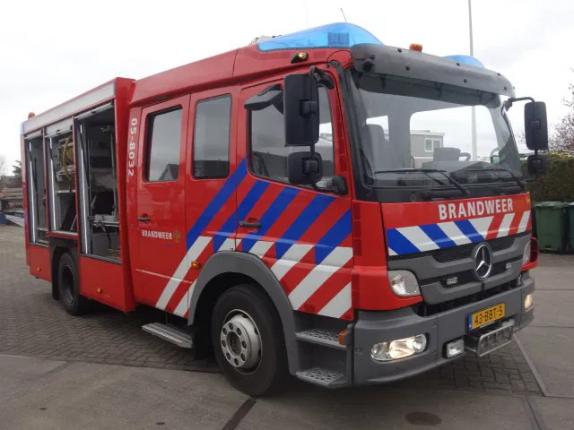 Mercedes-Benz Atego 1426 ZIEGLER 2000 LITER EURO 5 - Противпожарен камион: слика 2 Mercedes-Benz Atego 1426 ZIEGLER 2000 LITER EURO 5 - Противпожарен камион: слика 2