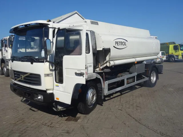 Volvo FL 240 220PK 12000 LITER STEELSPRINGS - Камион цистерна: слика 2 Volvo FL 240 220PK 12000 LITER STEELSPRINGS - Камион цистерна: слика 2