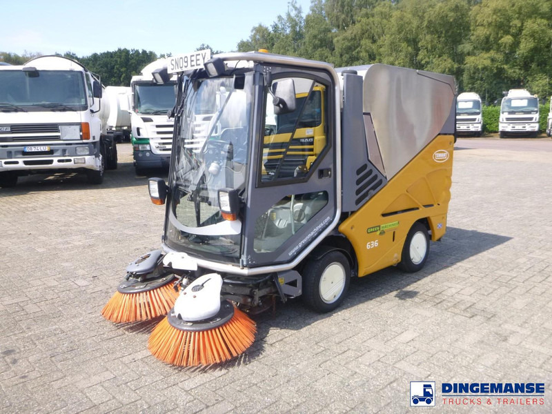 Applied sweeper Green machine 636 - Возило за метење: слика 1 Applied sweeper Green machine 636 - Возило за метење: слика 1