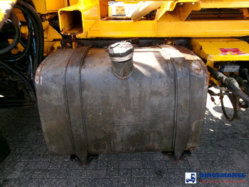 DAF CF 75.360 6X4 RHD gritter / salt spreader - Машина за чистење снег: слика 5 DAF CF 75.360 6X4 RHD gritter / salt spreader - Машина за чистење снег: слика 5