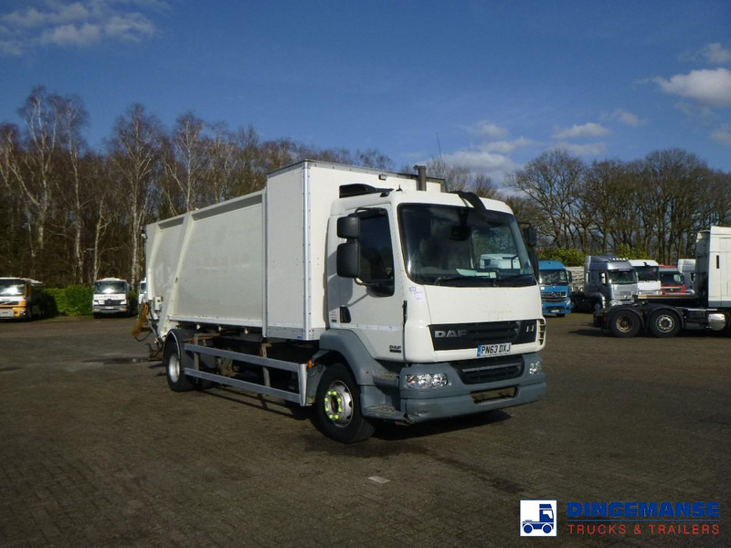 DAF LF 55.220 4X2 RHD Farid refuse truck - Камион за ѓубре: слика 2 DAF LF 55.220 4X2 RHD Farid refuse truck - Камион за ѓубре: слика 2