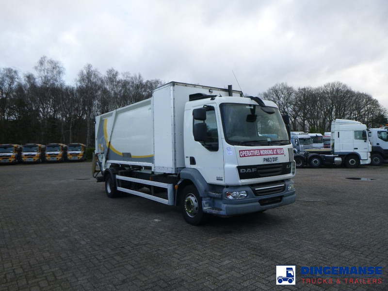 DAF LF 55.220 4X2 RHD Farid refuse truck - Камион за ѓубре: слика 2 DAF LF 55.220 4X2 RHD Farid refuse truck - Камион за ѓубре: слика 2