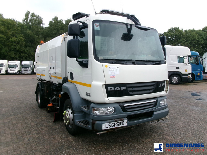 DAF LF 55.220 4x2 Scarab sweeper - Возило за метење: слика 2 DAF LF 55.220 4x2 Scarab sweeper - Возило за метење: слика 2