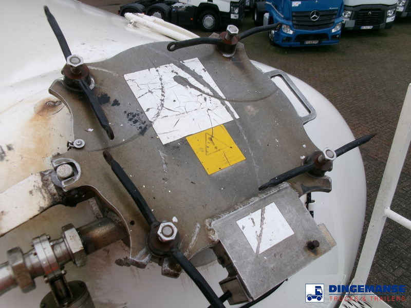 Feldbinder Powder tank alu 41 m3 (tipping) - Полуприколка цистерна: слика 5 Feldbinder Powder tank alu 41 m3 (tipping) - Полуприколка цистерна: слика 5