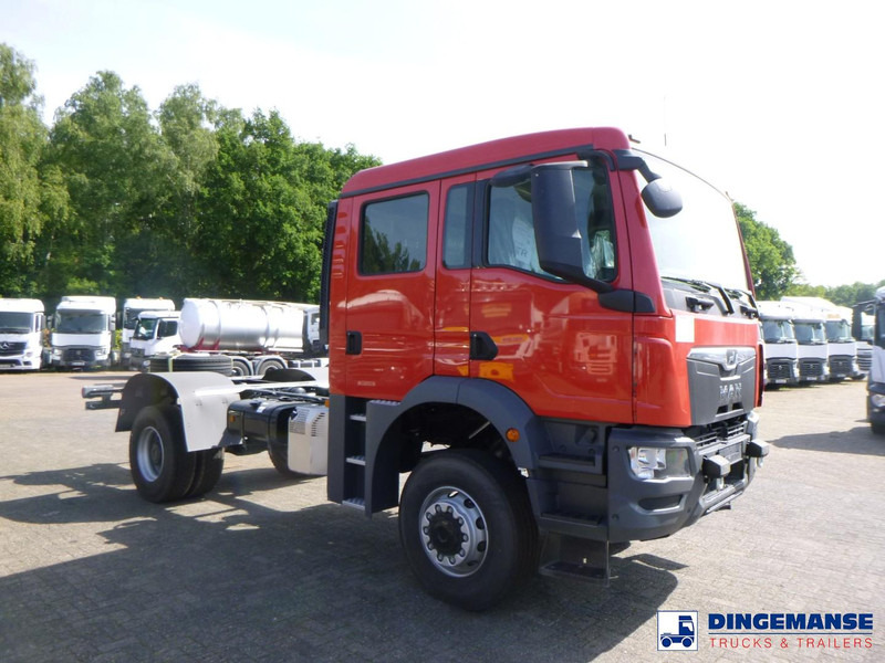 MAN TGM 18.320 4x4 BB chassis / new/unused - Камион со кабинска шасија: слика 2 MAN TGM 18.320 4x4 BB chassis / new/unused - Камион со кабинска шасија: слика 2