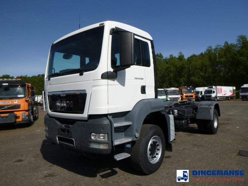 MAN TGS 19.360 4X2 BBS manual Euro 2 chassis + PTO - Камион со кабинска шасија: слика 1 MAN TGS 19.360 4X2 BBS manual Euro 2 chassis + PTO - Камион со кабинска шасија: слика 1