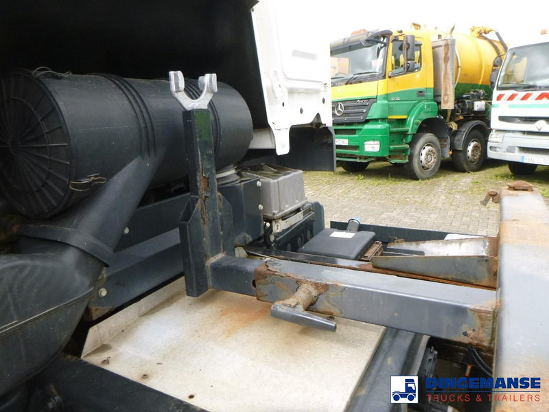 Камион со кабинска шасија MAN TGS 26.360 Euro 5 6x2 chassis 20 ft + ADR: слика 19 Камион со кабинска шасија MAN TGS 26.360 Euro 5 6x2 chassis 20 ft + ADR: слика 19