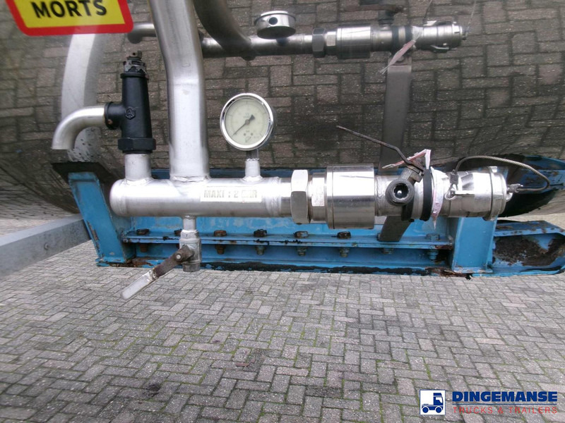 Magyar Chemical tank inox L4BH 33.5 m3 / 3 comp - Полуприколка цистерна: слика 5 Magyar Chemical tank inox L4BH 33.5 m3 / 3 comp - Полуприколка цистерна: слика 5