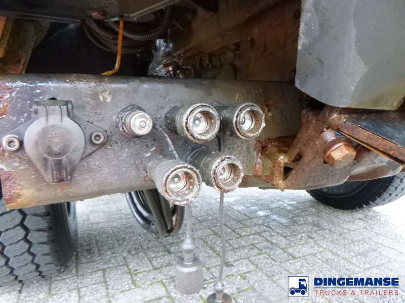 Камион со кабинска шасија Renault Kerax 380 DXI 4x4 Euro 5 chassis + PTO: слика 14