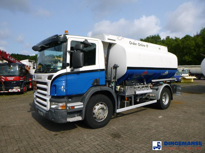 Scania P 230 DB 4x2 RHD fuel tank 12.4 m3 / 4 comp - Камион цистерна: слика 1 Scania P 230 DB 4x2 RHD fuel tank 12.4 m3 / 4 comp - Камион цистерна: слика 1