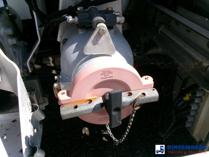 Камион цистерна Volvo FE 260 4x2 dxi fuel tank 13.3 m3 / 4 comp / ADR 21-06-2024: слика 13