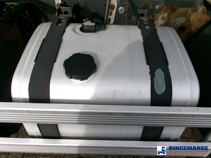 Volvo FE 280 4X2 fuel tank 13.6 m3 / 4 comp / ADR 07/07/24 - Камион цистерна: слика 5 Volvo FE 280 4X2 fuel tank 13.6 m3 / 4 comp / ADR 07/07/24 - Камион цистерна: слика 5