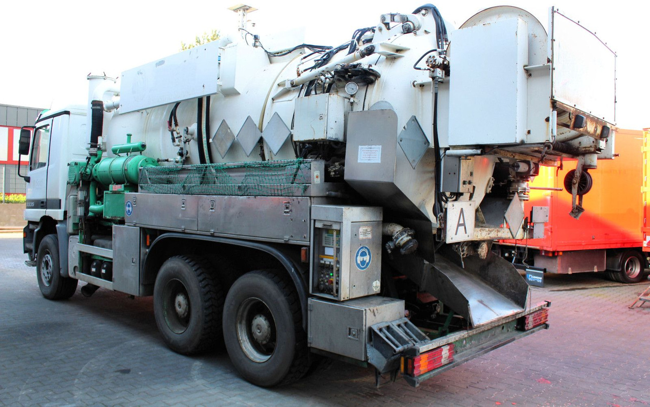 Mercedes-Benz Actros 3335 6x4 Kroll 13m³ HD-Kombi ADR/GGVS V2A - Вакуумски камион: слика 5 Mercedes-Benz Actros 3335 6x4 Kroll 13m³ HD-Kombi ADR/GGVS V2A - Вакуумски камион: слика 5