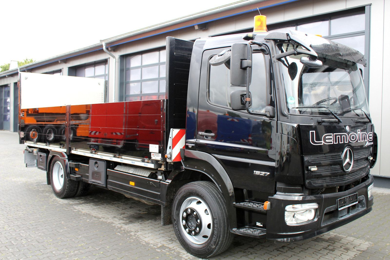 Mercedes-Benz Atego 1527 4x2 Pritsche + Ladebordwand - Камион со платформа: слика 1 Mercedes-Benz Atego 1527 4x2 Pritsche + Ladebordwand - Камион со платформа: слика 1