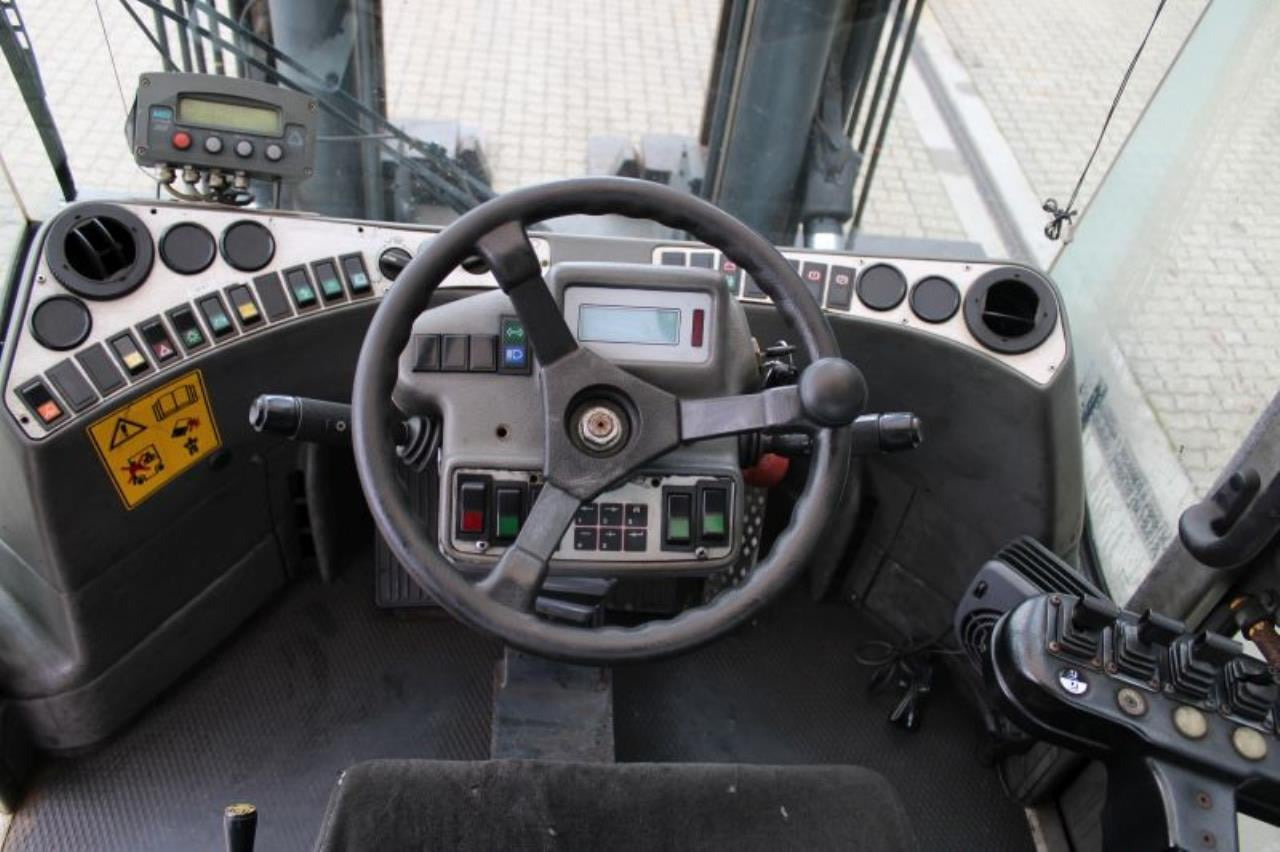 Kalmar DCD160-12 - Дизел вилушкар: слика 4 Kalmar DCD160-12 - Дизел вилушкар: слика 4