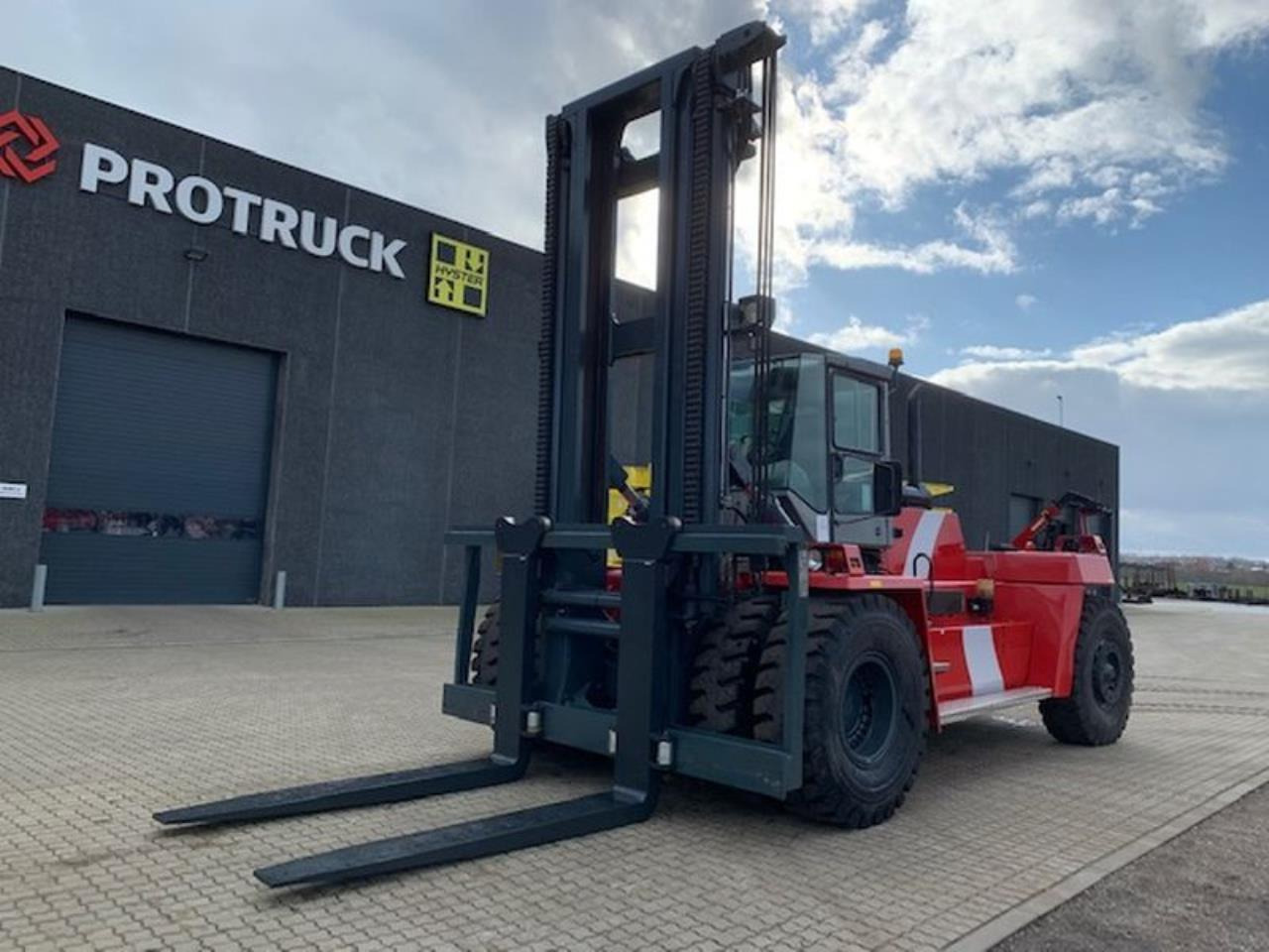Kalmar DCD320-12LB - Дизел вилушкар: слика 2 Kalmar DCD320-12LB - Дизел вилушкар: слика 2