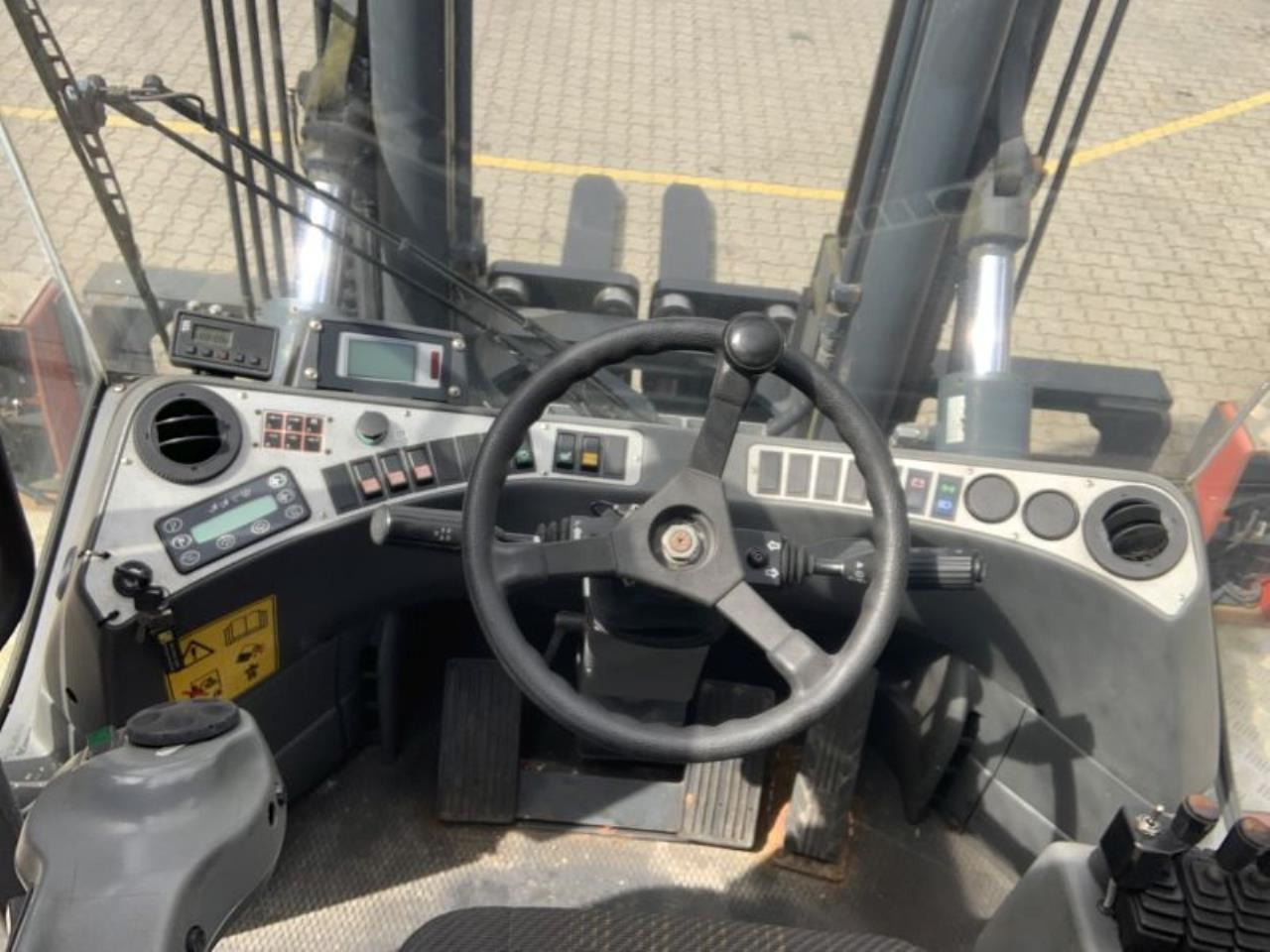 Kalmar DCE100-6 - Дизел вилушкар: слика 4 Kalmar DCE100-6 - Дизел вилушкар: слика 4