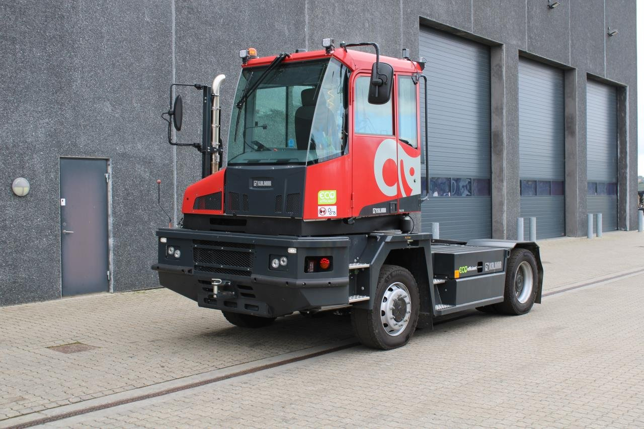 Kalmar TRL618I 4X4 - Трактор на терминалот: слика 2 Kalmar TRL618I 4X4 - Трактор на терминалот: слика 2
