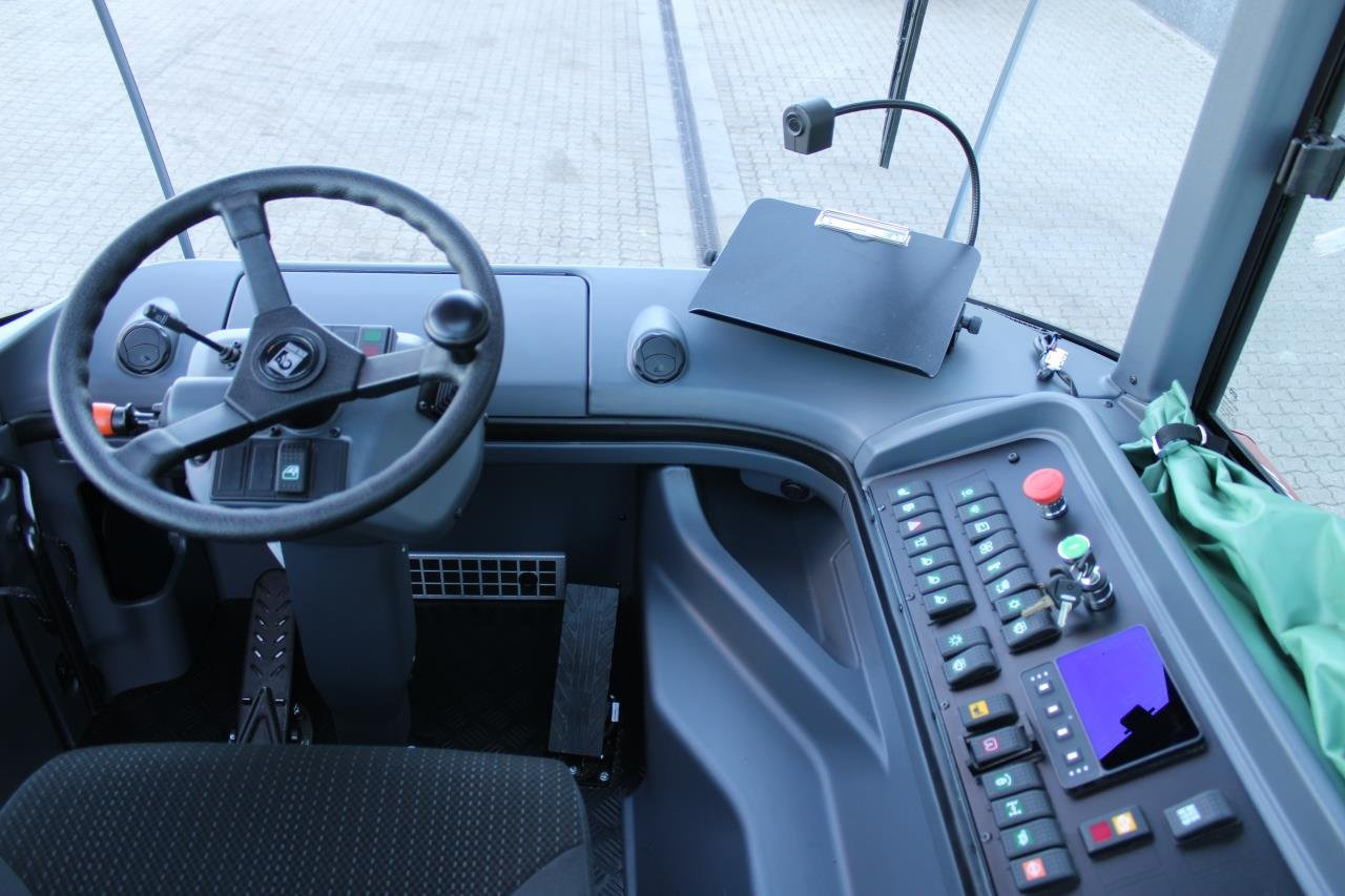 Kalmar TRL618I 4X4 - Трактор на терминалот: слика 4 Kalmar TRL618I 4X4 - Трактор на терминалот: слика 4