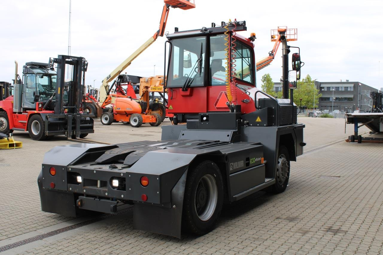 Kalmar TRL618I 4X4 - Трактор на терминалот: слика 3 Kalmar TRL618I 4X4 - Трактор на терминалот: слика 3