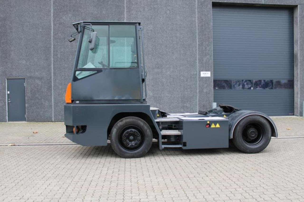 Mafi MT25 - Трактор на терминалот: слика 1 Mafi MT25 - Трактор на терминалот: слика 1