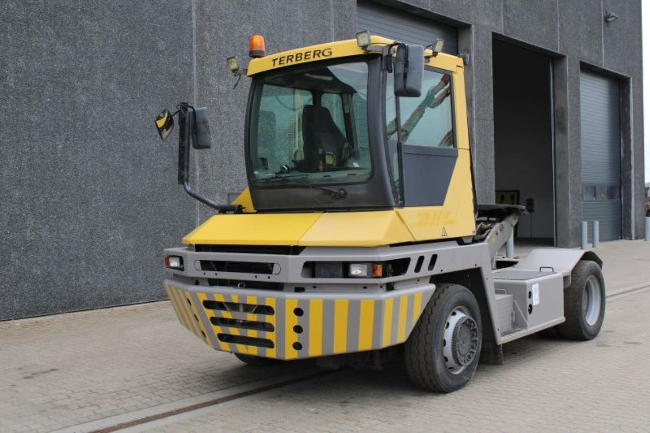 Terberg RT222 - Трактор на терминалот: слика 2 Terberg RT222 - Трактор на терминалот: слика 2