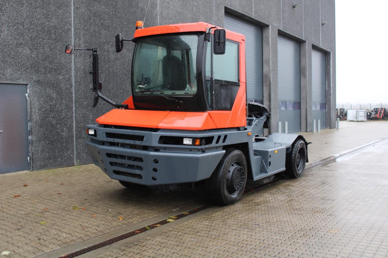 Terberg RT222 - Трактор на терминалот: слика 2 Terberg RT222 - Трактор на терминалот: слика 2