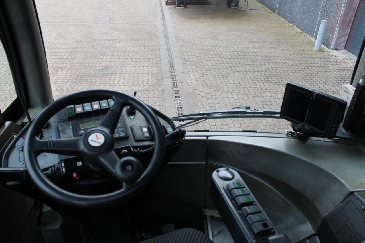 Terberg RT222 - Трактор на терминалот: слика 4 Terberg RT222 - Трактор на терминалот: слика 4