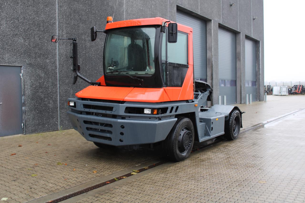 Terberg RT222 - Трактор на терминалот: слика 2 Terberg RT222 - Трактор на терминалот: слика 2