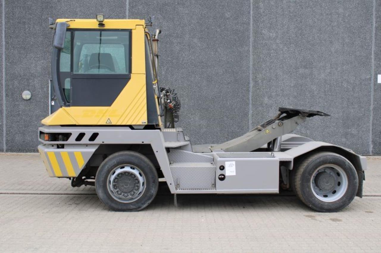 Terberg RT222 - Трактор на терминалот: слика 1 Terberg RT222 - Трактор на терминалот: слика 1