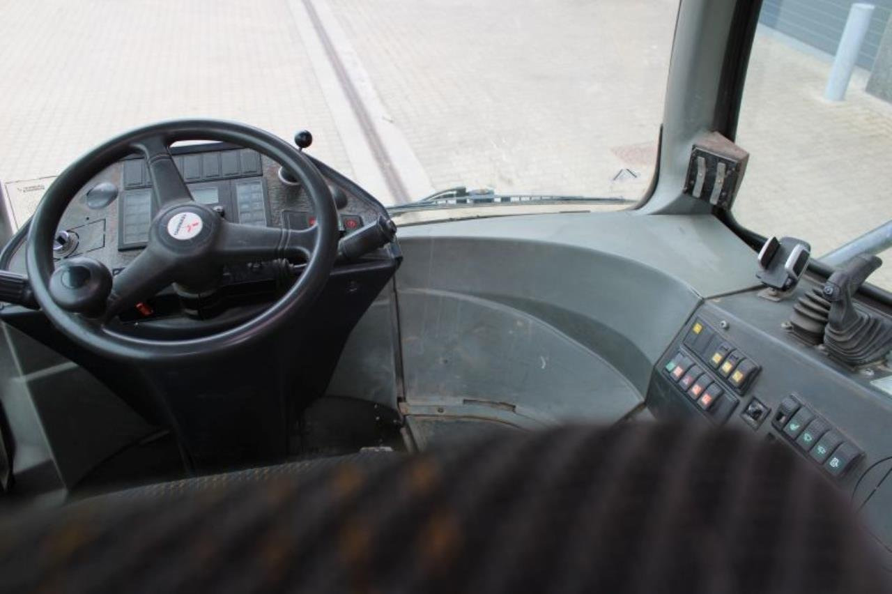 Terberg RT222 - Трактор на терминалот: слика 4 Terberg RT222 - Трактор на терминалот: слика 4