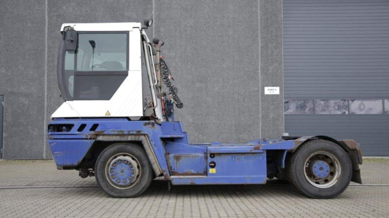 Terberg RT222 - Трактор на терминалот: слика 1 Terberg RT222 - Трактор на терминалот: слика 1