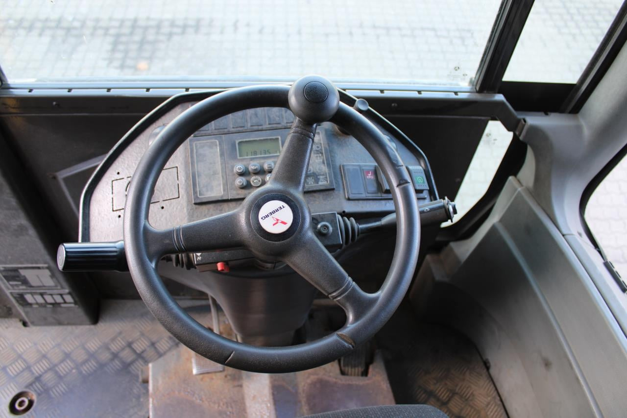 Terberg RT282 - Трактор на терминалот: слика 4 Terberg RT282 - Трактор на терминалот: слика 4