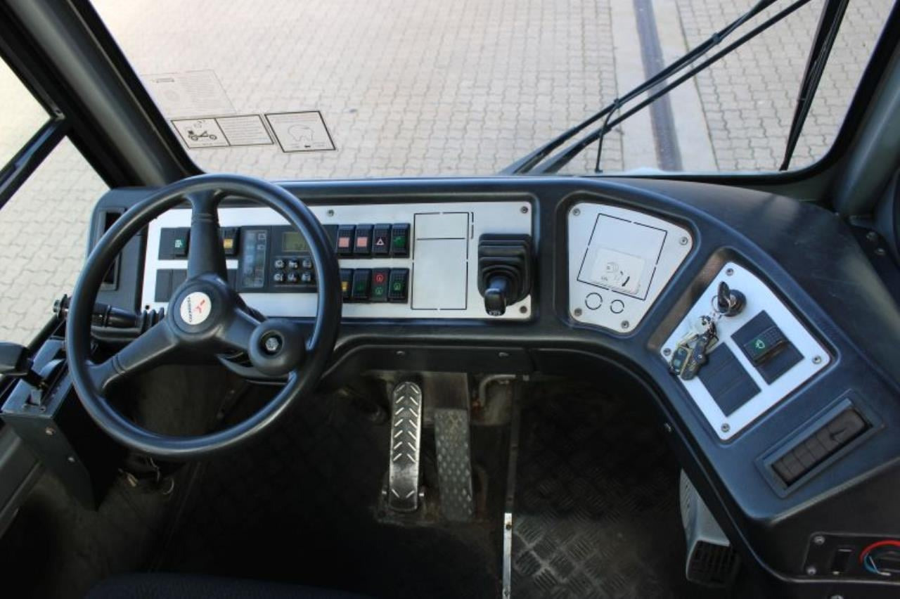 Terberg YT182 - Трактор на терминалот: слика 4 Terberg YT182 - Трактор на терминалот: слика 4