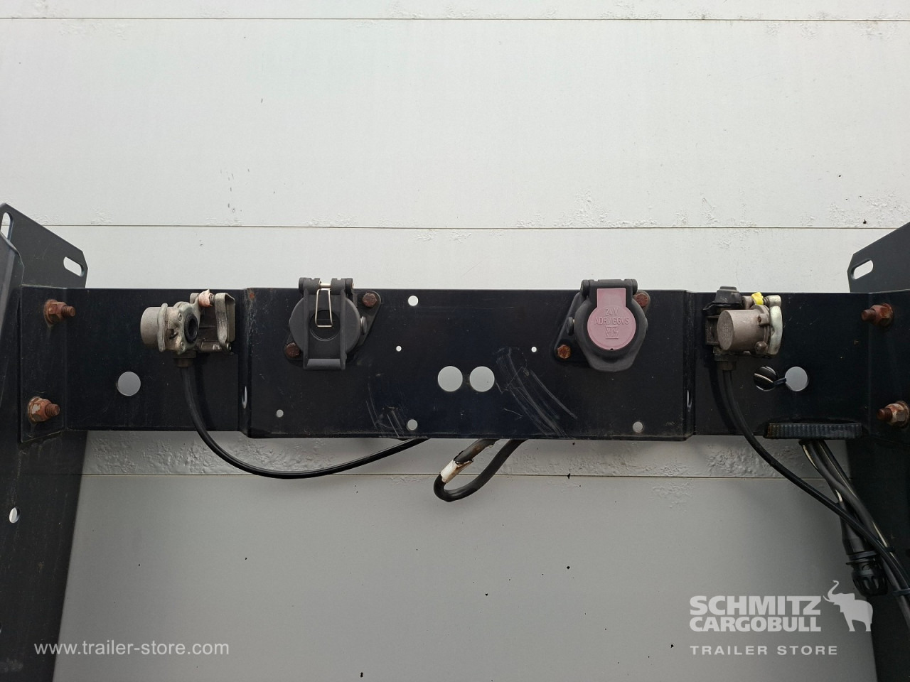 KOEGEL Auflieger Curtainsider Mega - Полуприколка со церада: слика 3 KOEGEL Auflieger Curtainsider Mega - Полуприколка со церада: слика 3