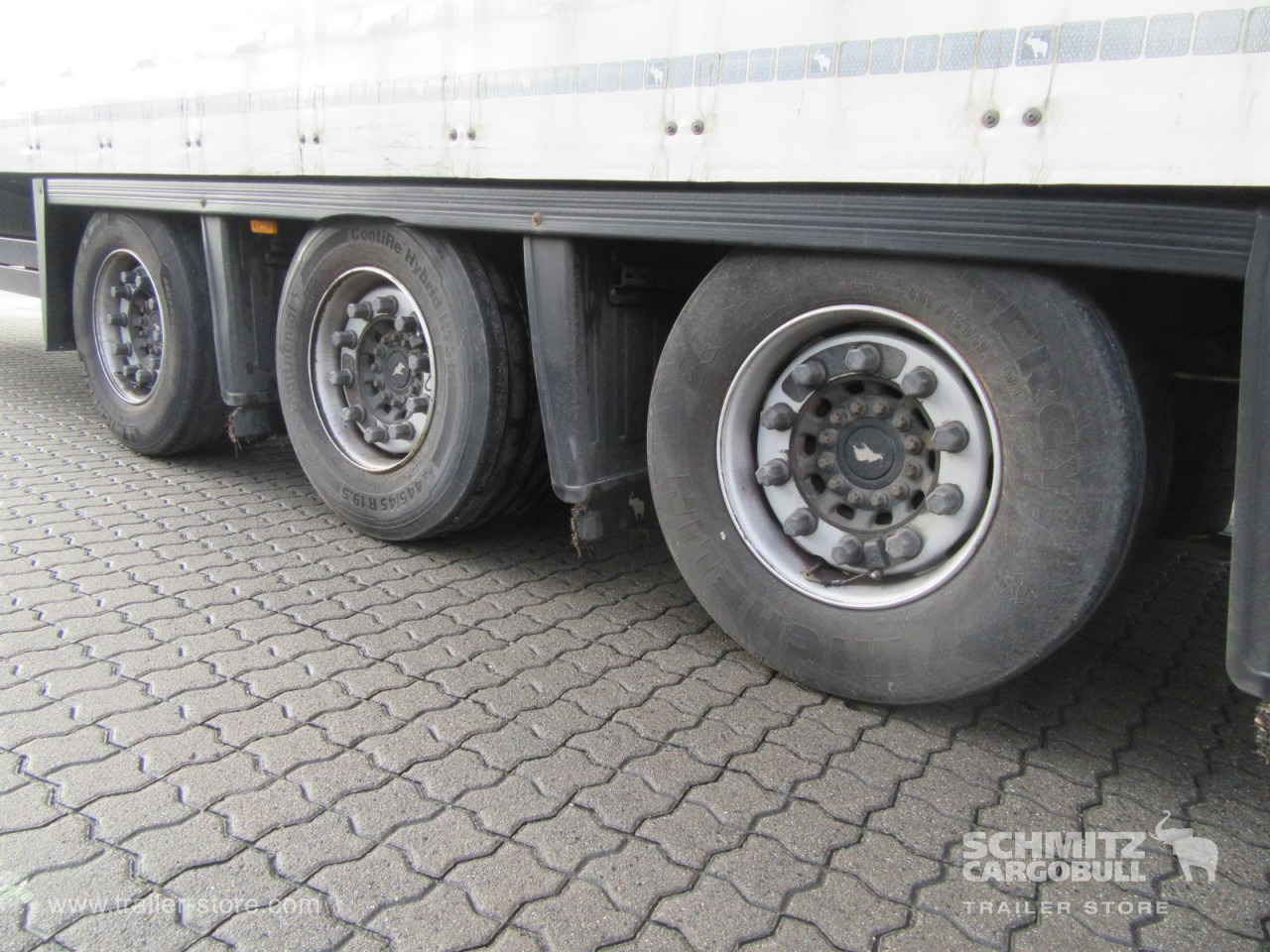 SCHMITZ Auflieger Curtainsider Mega - Полуприколка со церада: слика 2 SCHMITZ Auflieger Curtainsider Mega - Полуприколка со церада: слика 2