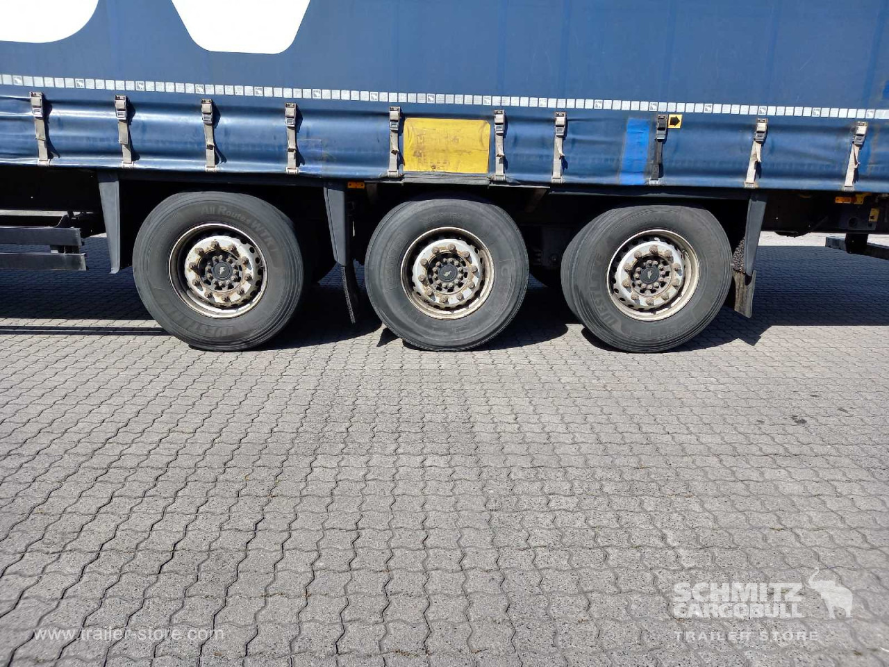 SCHMITZ Auflieger Curtainsider Standard - Полуприколка со церада: слика 2 SCHMITZ Auflieger Curtainsider Standard - Полуприколка со церада: слика 2