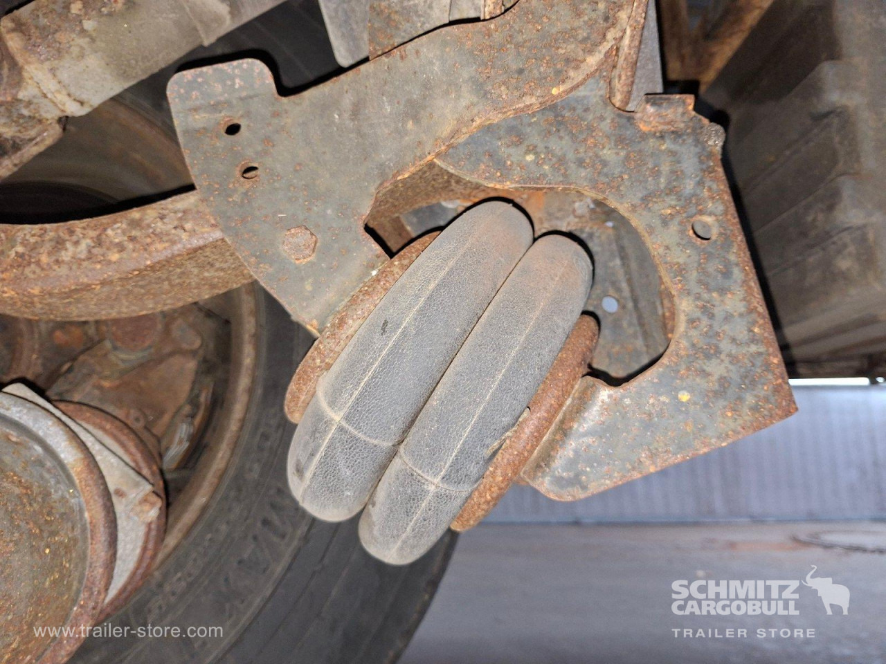 SCHMITZ Auflieger Tiefkühler Standard Double deck - Изотермална полуприколка: слика 2 SCHMITZ Auflieger Tiefkühler Standard Double deck - Изотермална полуприколка: слика 2