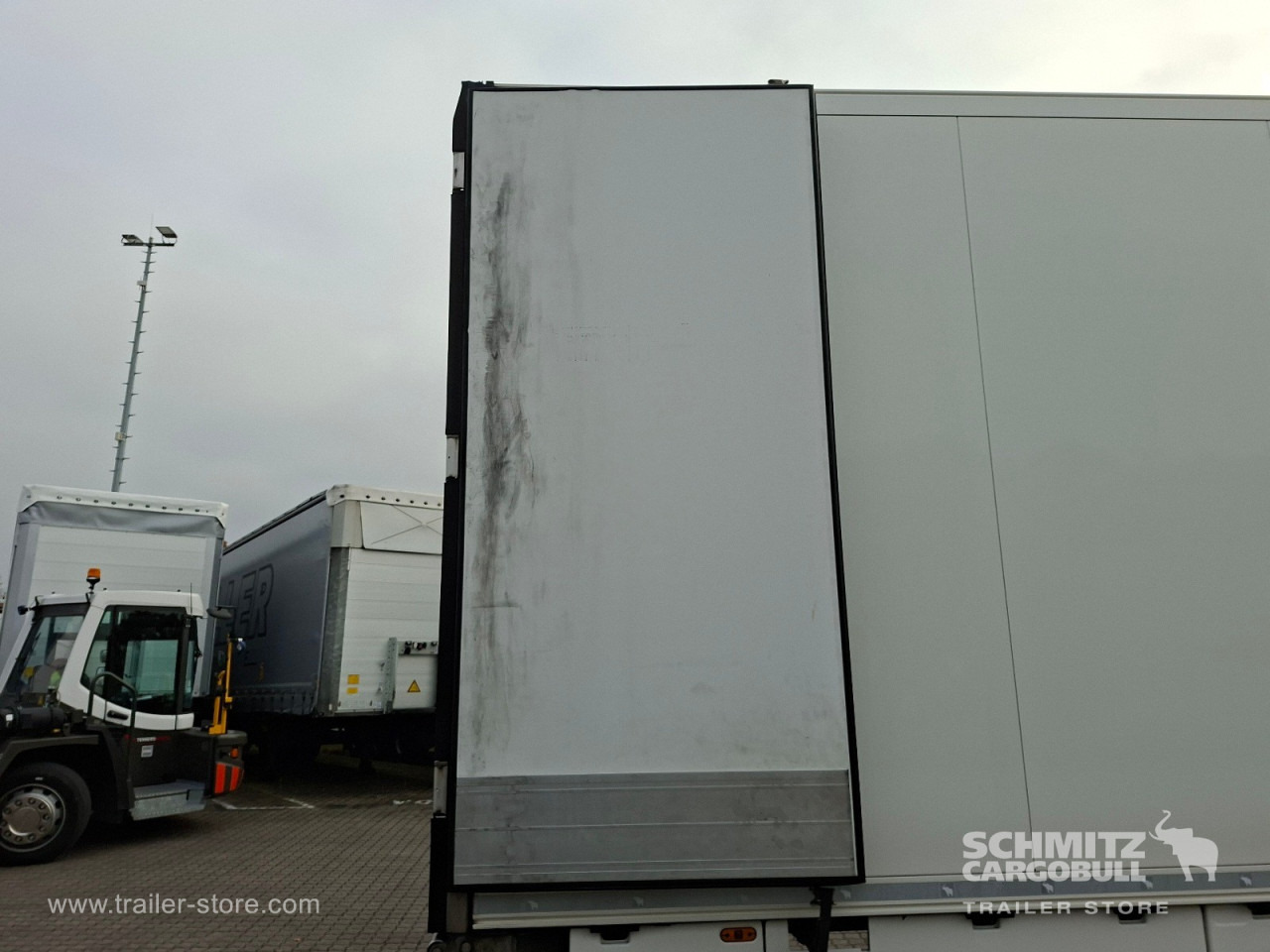 SCHMITZ Auflieger Tiefkühler Standard Double deck - Изотермална полуприколка: слика 4 SCHMITZ Auflieger Tiefkühler Standard Double deck - Изотермална полуприколка: слика 4