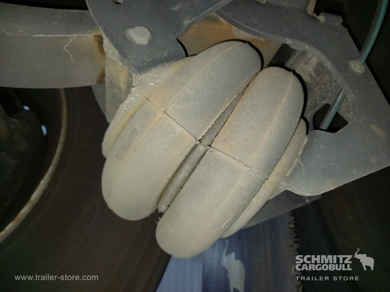 SCHMITZ Auflieger Tiefkühler Standard Double deck - Изотермална полуприколка: слика 4 SCHMITZ Auflieger Tiefkühler Standard Double deck - Изотермална полуприколка: слика 4