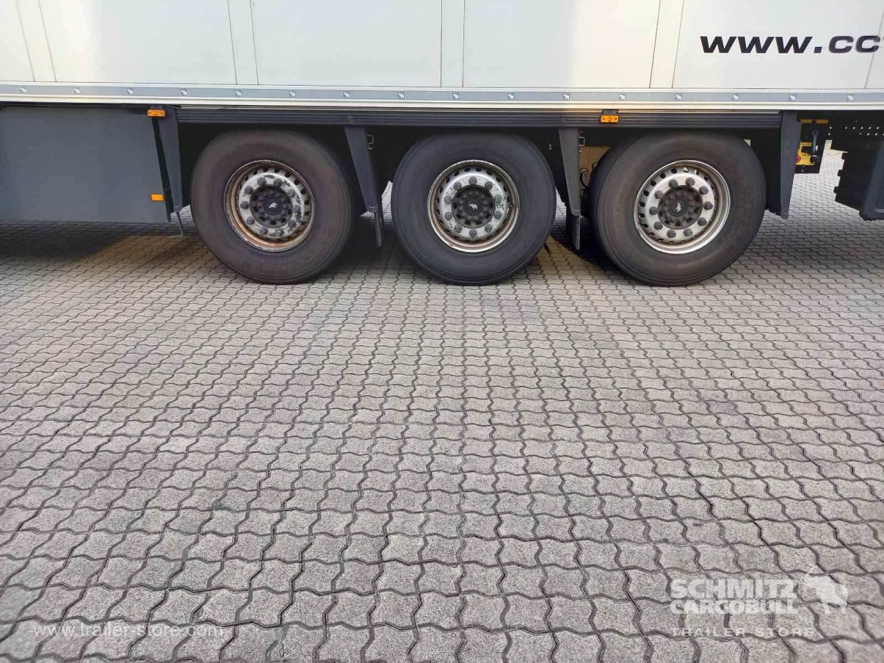 SCHMITZ Auflieger Tiefkühler Standard Double deck - Изотермална полуприколка: слика 2 SCHMITZ Auflieger Tiefkühler Standard Double deck - Изотермална полуприколка: слика 2