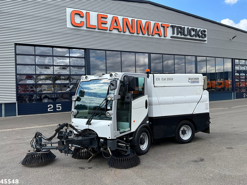 Bucher Citycat 2020 with 3-rd brush - Возило за метење: слика 2 Bucher Citycat 2020 with 3-rd brush - Возило за метење: слика 2