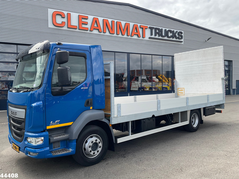 DAF FA LF 250 Euro 6 Autotransporter met laadklep - Автотранспортен камион: слика 1 DAF FA LF 250 Euro 6 Autotransporter met laadklep - Автотранспортен камион: слика 1
