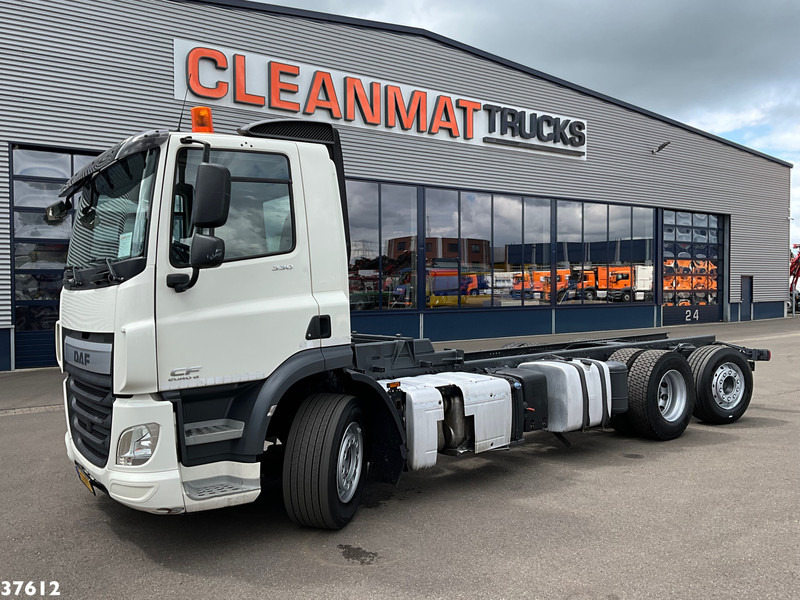 DAF FAN CF 330 Euro 6 Chassis cabine met kraanponton! Just 102.023 km! - Камион со кабинска шасија: слика 1 DAF FAN CF 330 Euro 6 Chassis cabine met kraanponton! Just 102.023 km! - Камион со кабинска шасија: слика 1