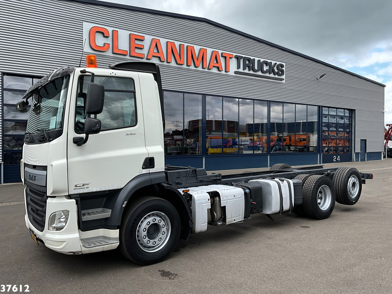 DAF FAN CF 330 Euro 6 Chassis cabine met kraanponton! Just 102.023 km! - Камион со кабинска шасија: слика 2 DAF FAN CF 330 Euro 6 Chassis cabine met kraanponton! Just 102.023 km! - Камион со кабинска шасија: слика 2