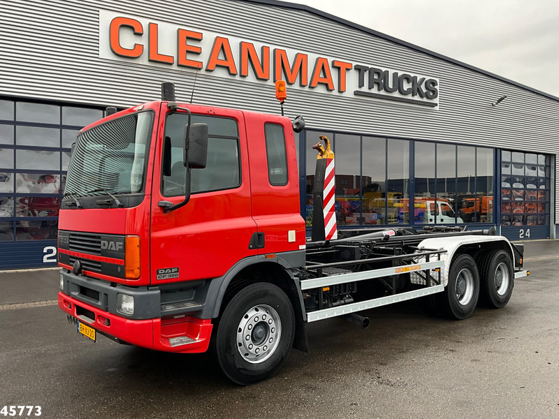 DAF FAT 75.320 6x4 Full steel Hiab 17 Ton haakarmsysteem Just 64.623 Km! - Камион со кука за подигање: слика 2 DAF FAT 75.320 6x4 Full steel Hiab 17 Ton haakarmsysteem Just 64.623 Km! - Камион со кука за подигање: слика 2