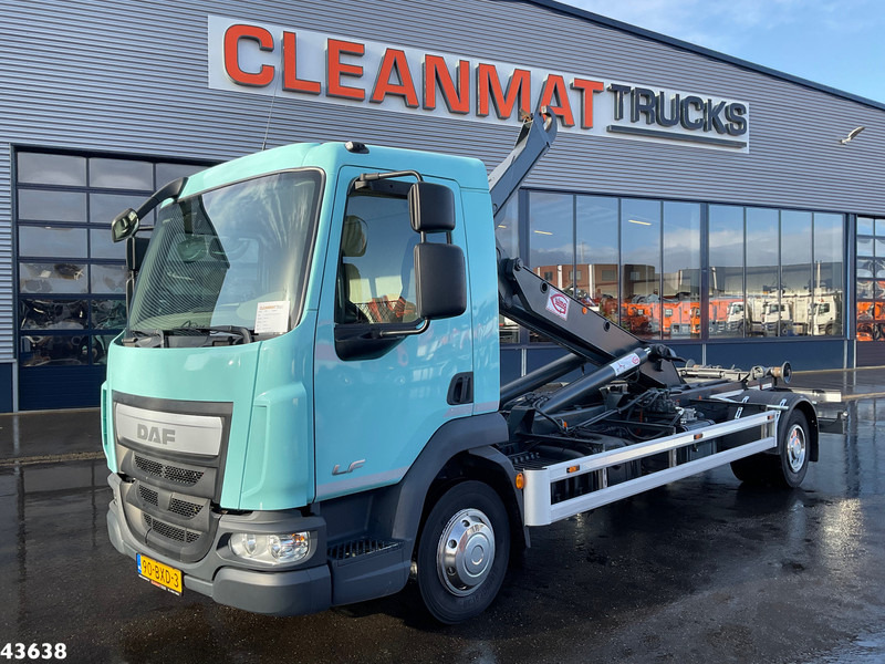 DAF LF 180 Euro 6 14 Ton haakarmsysteem Just 117.371 km! - Камион со кука за подигање: слика 1 DAF LF 180 Euro 6 14 Ton haakarmsysteem Just 117.371 km! - Камион со кука за подигање: слика 1